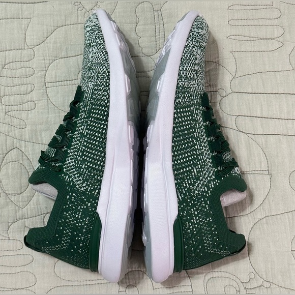 NIB APL Techloom Breeze Sneakers Sz 7.5 Great Green/Peppermint/Ombre - Picture 3 of 8